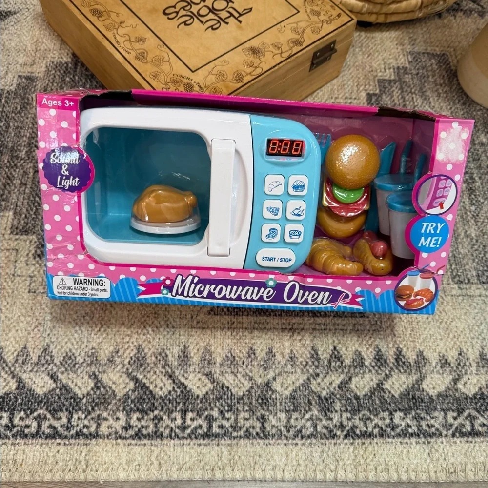 New Kids 18 Pc Electronic Microwave, Pretend Food & Utensils Kitchen Play Set